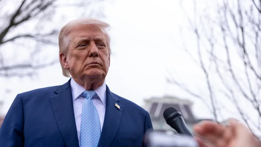 ABD Başkanı Trump ulusal savunmayı tehdit eden kaynak eksikliğini önlemek için memorandum imzaladı