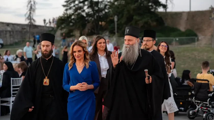 Sırbistan'da yeni bir yasal düzenleme ile roditelji bakıcılara destek sağlanıyor.
