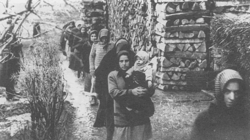Sırbistan'da bir köyde yüzlerce erkek öldürüldü.