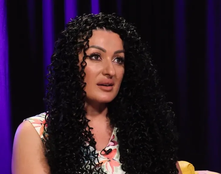 Dubai'de bomba saldırılarının ardından şarkıcı Đogani'nin kızı tahliye edildi