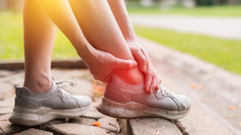 Ayak Bileği Burkulması ve Dönmesi Farkı: İyileşme Süresi Belirleyici Faktör