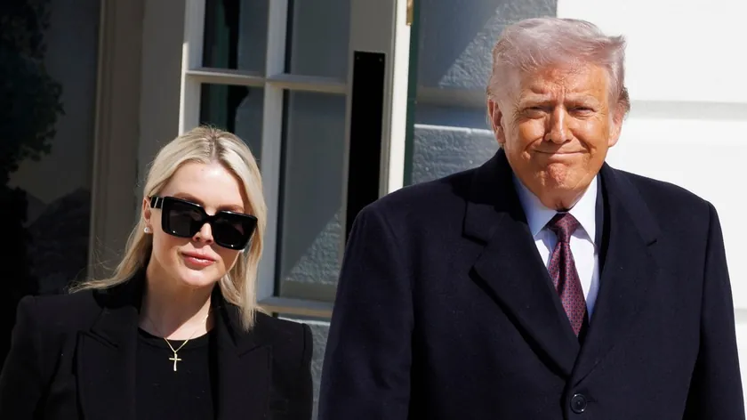 Donald Trump Beyaz Saray Sözcüsü Caroline Leavitt'i kameralar önünde eleştirdiğini belirtti