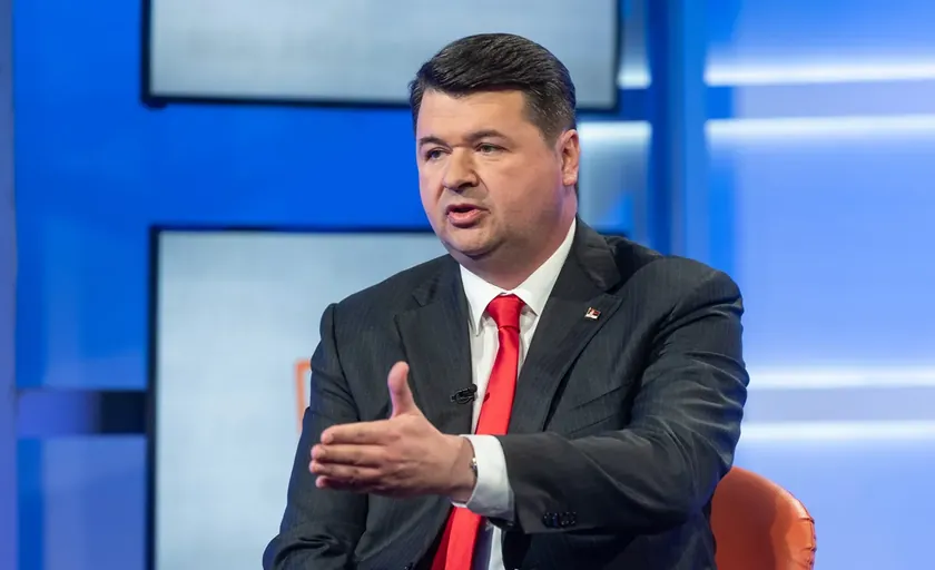 Sırbistan'da Anayasa Mahkemesi Başkanı Petrov Mrdiç yasalarını kendisinin yazmadığını bildirdi.