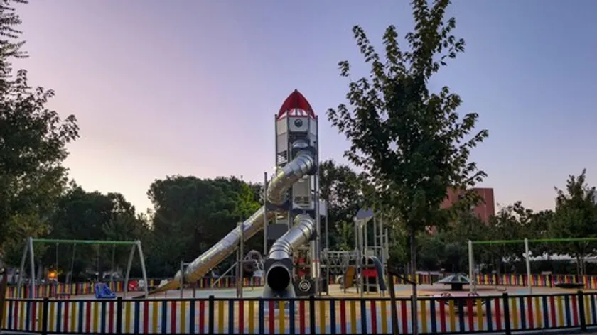 İtalya'da salıncak kuralını ihlal eden oğlunun annesine para cezası kesildi