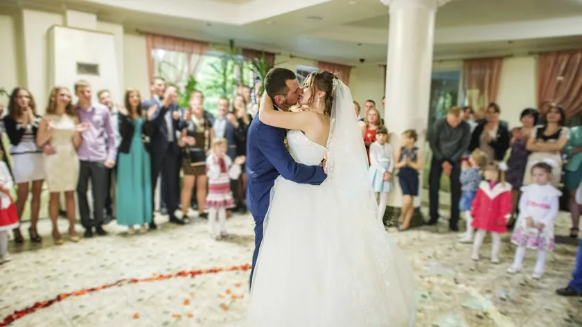 Hırvat Kadın, Düğün Sağdıçlığında Karşılaştığı Aşırı Finansal Taleplerle Şoke Oldu