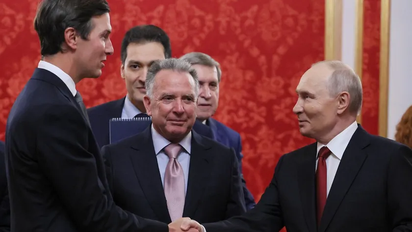 Putin Donbas'ı ele geçirmek istediğini açıkladı. Kuşner ona "Aynı hikayeyi bir yıl sonra tekrar mı dinleyeceğiz?" dedi.
