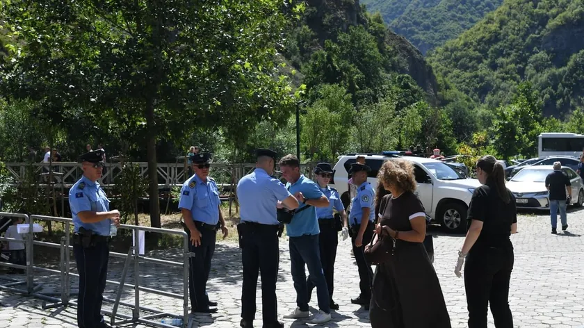 Sırbistan'daki manastırlara yapılan ziyaretler için yeni kurallar gündeme geldi.