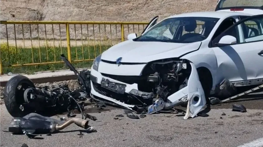 Novi Pazar yakınlarındaki kazada motosikletçi Ertan E. ağır yaralanmaktan mucizevi şekilde kurtuldu