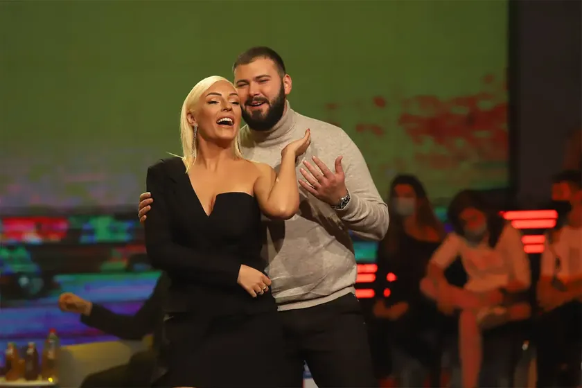 Şarkıcı Nina Vlajković, Marko Gačić'in evliliğini bitirdiği iddialarını yalanladı