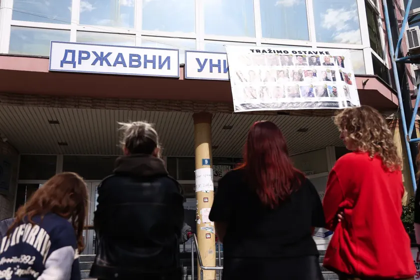 Novi Pazar Öğrencileri, Arkadaşlarının Serbest Kalmasıyla Protestoyu İptal Etti