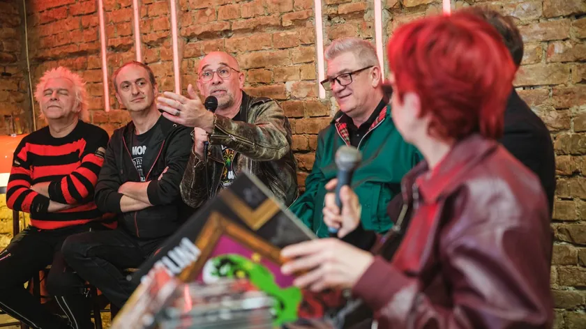 Sırbistan'ın Goblini Grubu Hayranlarıyla Buluşarak Büyük Konseri Duyurdu