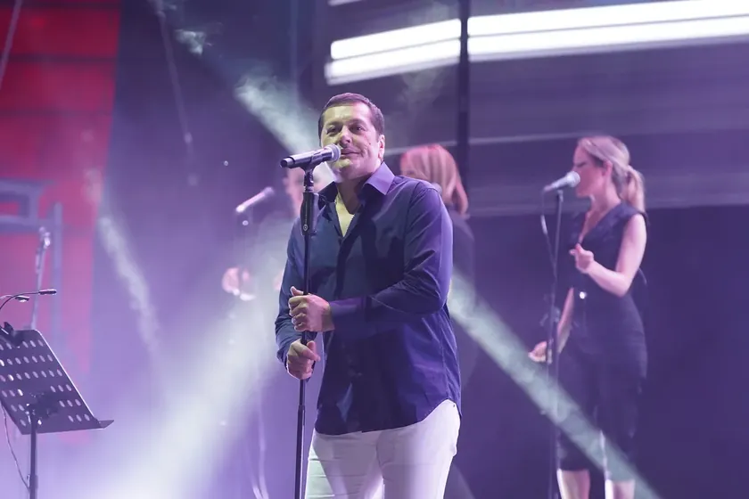 Şarkıcı Aco Pejović'in kızı Marija Belgrad'da estetik cerrahı oldu