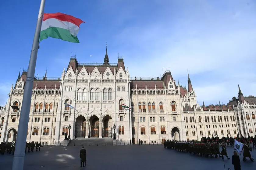 MaÄarska, Ukrayna ve Moldova için klaster açma talebini reddetti.