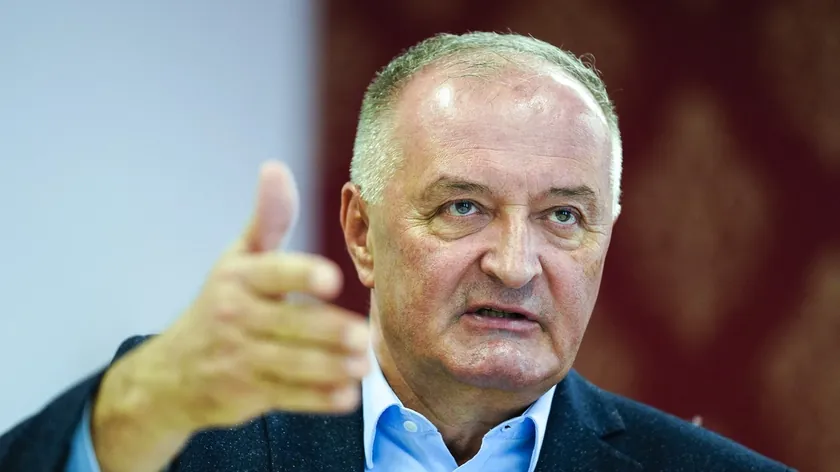 Sırbistan Savunma Bakanı'nın açıklamaları Sırp tarafında savaş tehdidi olarak yorumlandı.
