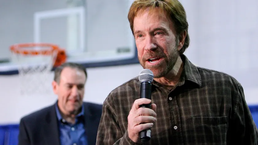 ABD Başkanı Trump'tan hayatını kaybeden Chuck Norris için taziye mesajı