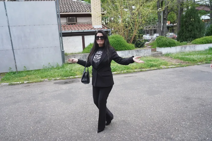 Sırbistanlı Şarkıcı Maja Marijana Gençliğinde Tarım İşlerinde Çalıştığını Aktardı