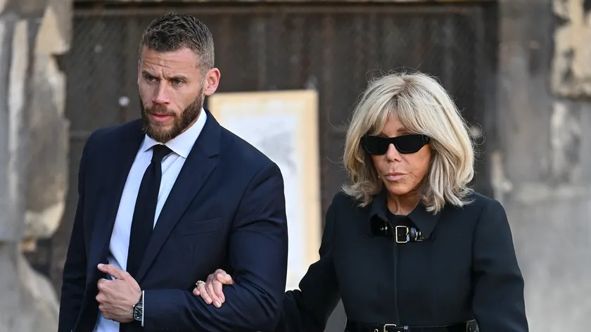 Fransa Cumhurbaşkanı Eşi Brigitte Macron Elysee Sarayı'ndaki Hayatını Anlattı