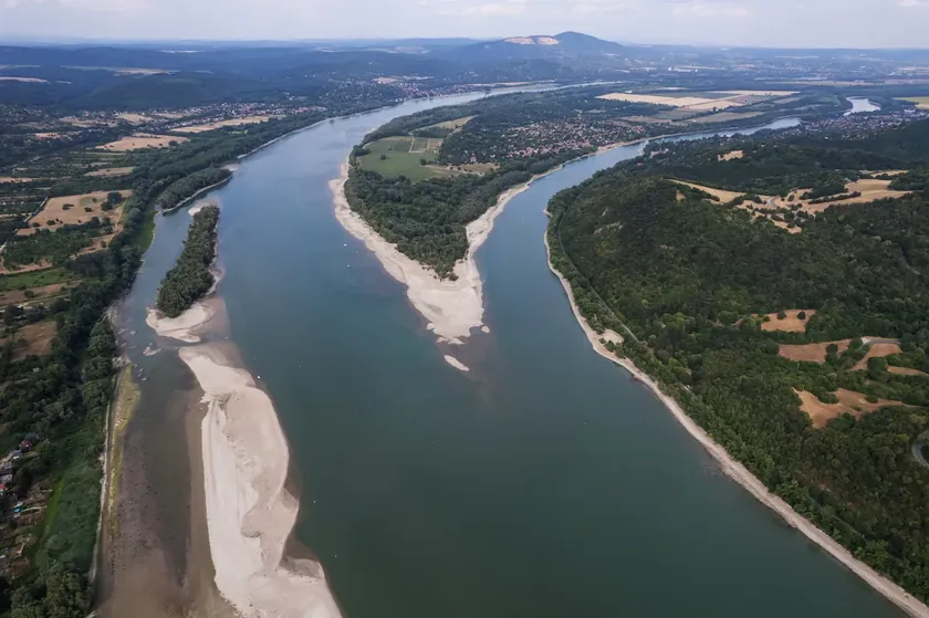 Rumanya, düşük nehir seviyesinden dolayı ilk kez iki nükleer santralı kapattı.