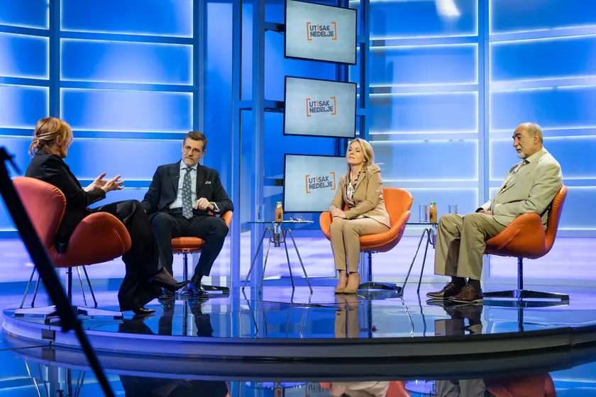 Sırbistan'da "Utisak Nedelje" Konukları "Devlet Ele Geçirildi" Görüşünde Birleşti