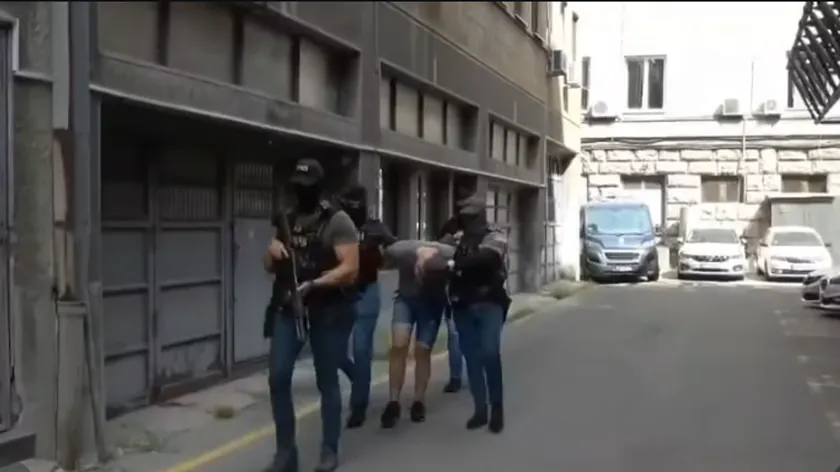 Sırbistan polisi Beograd'da bir adamı iki kez bombalamasıyla suçlandırdı