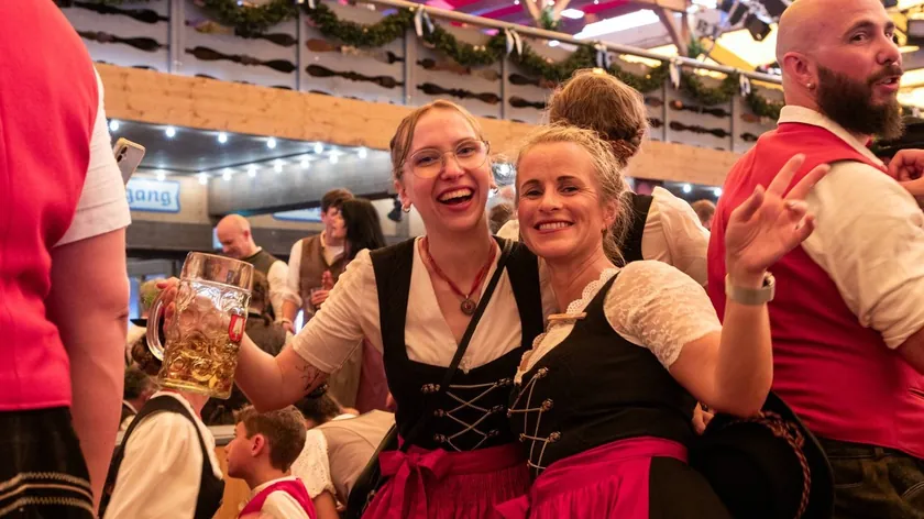 "Upskirting" Hara Oktoberfestom 32.000 Kadın Hedef Olmuş