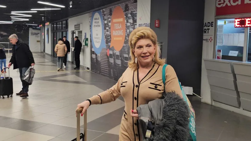 Suzana Mančić veliağınınla birlikte Sırbistan'ı terk etti Genç torununun görünümü böyle.
