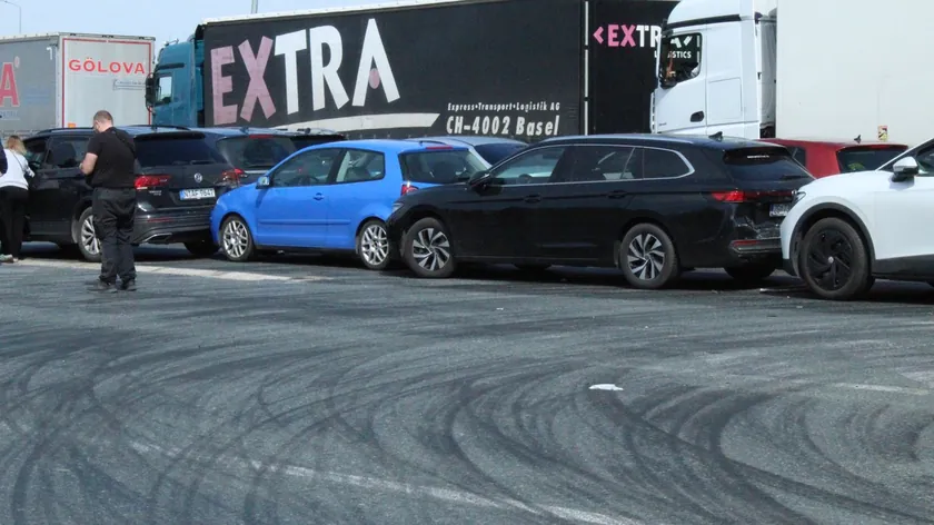 Sırbistan Hırvatistan Sınırı Batrovci Geçişinde Zincirleme Kaza Büyük Beklemelere Neden Oldu