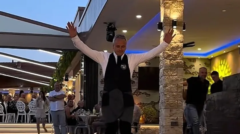 Çalışkan bir çalışana sürpriz olarak araba hediyesi