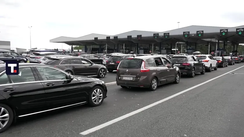 Sırbistan'da Gün İçinde Büyük Şehirlere Giriş Yollarında Yoğun Trafik Tahmini