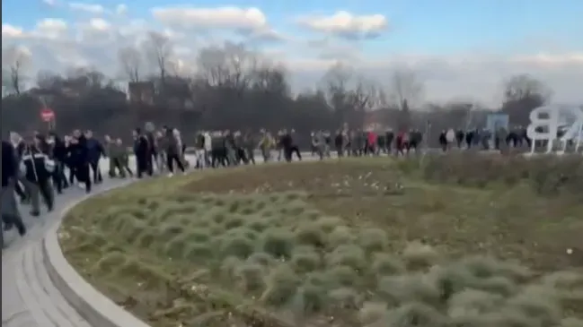 Sırbistan'ın Kraljevo Kentindeki Gir Fabrikası İşçileri Üç Aydır Maaş Alamıyor.