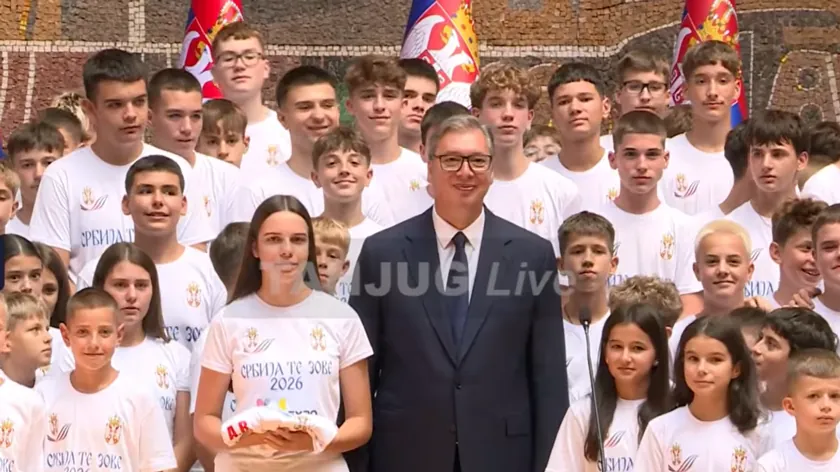 Sırbistan Cumhurbaşkanı Aleksandar Vučić, "Srbija Te Zovuyor 2026" kampının katılımcılarını kabul etti.