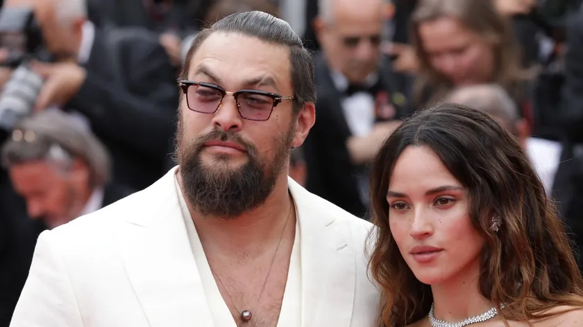 Džejson Momoa partnerine yeni filminde önemli bir detayı tasarlamasına yardımcı oldu.