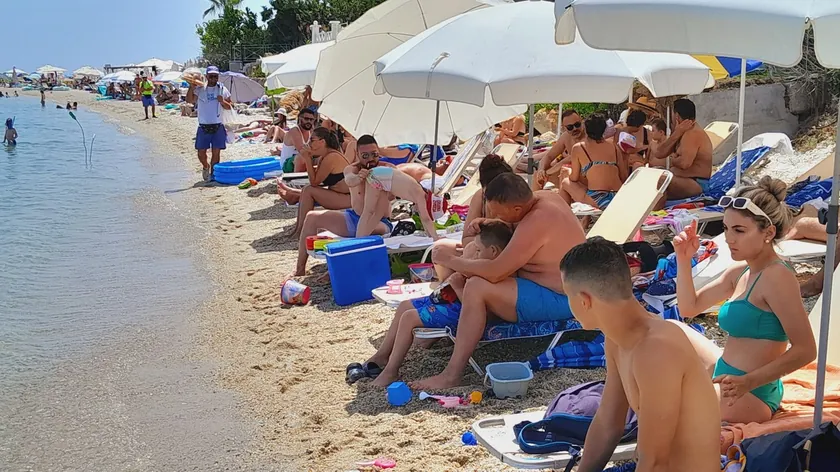 Yunanistan'da Sırp Turistler Güçlü Akıntılardan Kahraman Cankurtaran Sayesinde Kurtarıldı