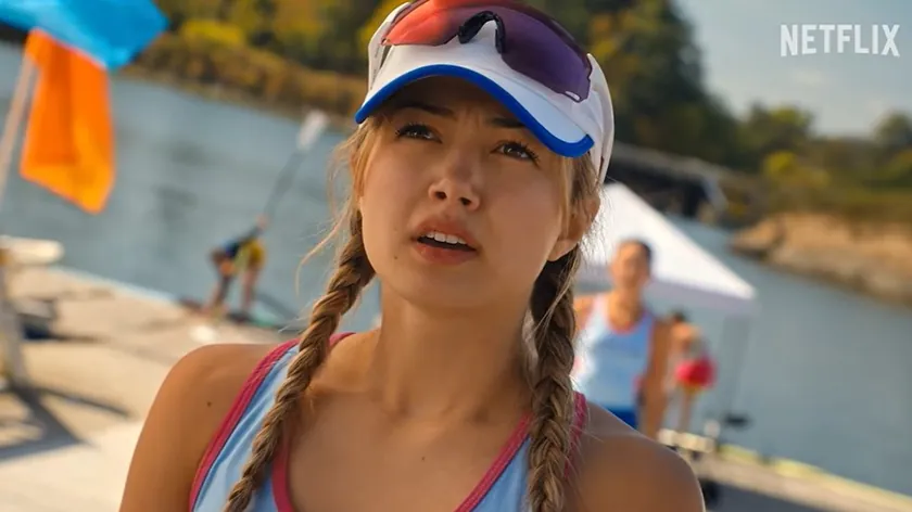 Netflix'in yeni dizisi "Crew Girl" izleyiciyi bölüyor.