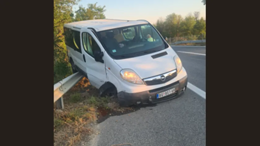 Sırp turistlerin Kuzey Makedonya'daki dramatik kazası "Şoför kontrolü kaybetti, mucizeyle hayatta kaldık"
