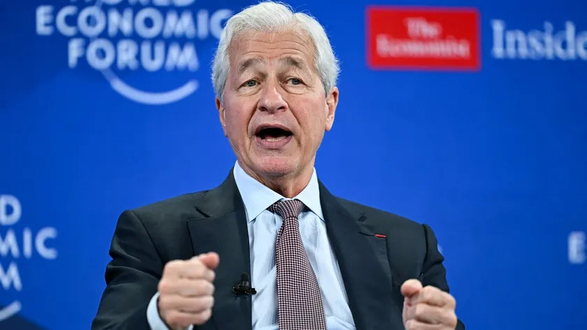 Amerika'nın en büyük bankasının başkanı, savaşlar ve yapay zeka ile artan küresel ekonomik belirsizlikleri vurguladı