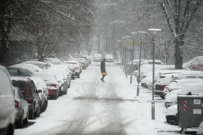 Sırbistan'da RHMZ Yarın İçin Tehlikeli Kar Yağışı ve Turuncu Alarm Bildirdi