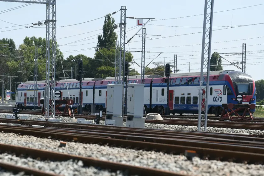 Sırbistan'da öğrenci protestosu öncesi tüm tren seferleri "anonim ihbar" nedeniyle durdu
