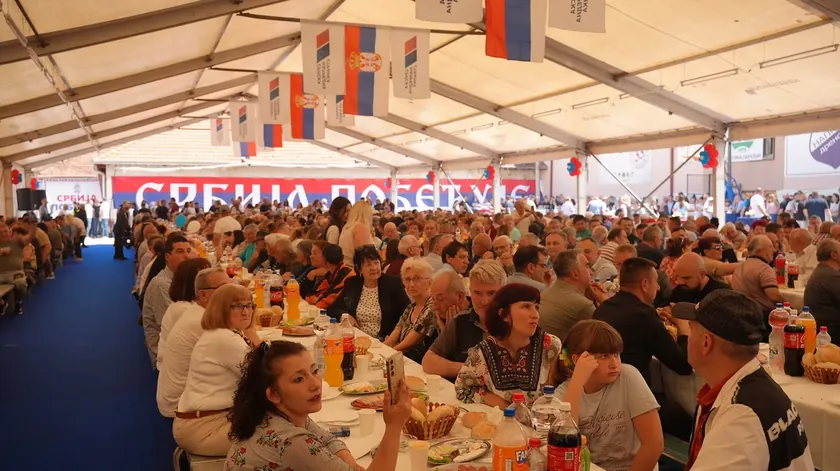 Sırbistan'da ön seçim kampanyası hızla artıyor.