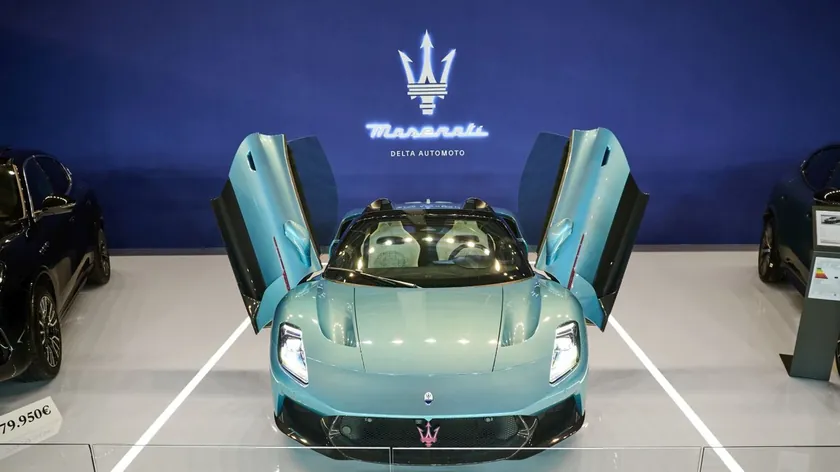 Maserati MC20 Cielo Sırbistan'da İlk Kez Belgrad Otomobil Fuarı'nda Sergilendi