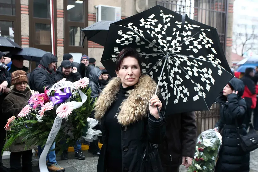 Bosna Hersekli Şarkıcı Milena'nın Aile Trajedileri: Kardeşini ve Yeğenlerini Yitirdi, Ebeveynleri Kederden Öldü