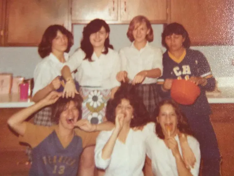 Belgradlı Lise Öğrencilerinin Yugoslavya Otellerinde Yol Açtığı Skandallar Gündem Oldu