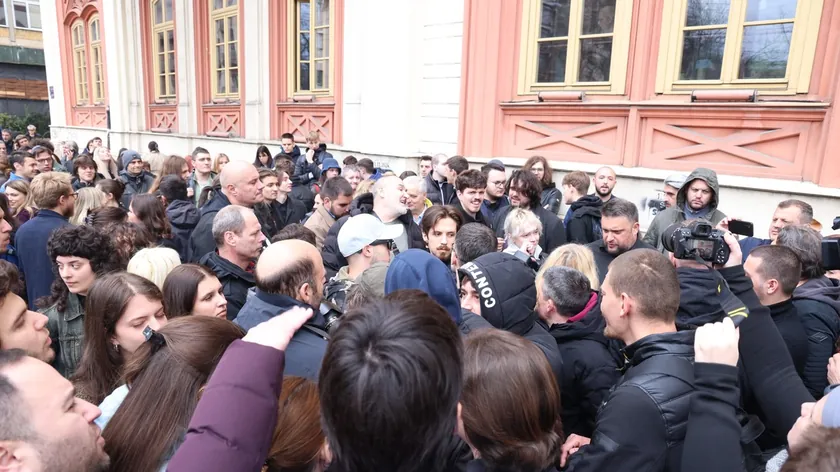 Sırbistan'da Vucic'i ve Yahudileri Hedef Alan Adam Serbest Bırakıldı, Tepki Çekti