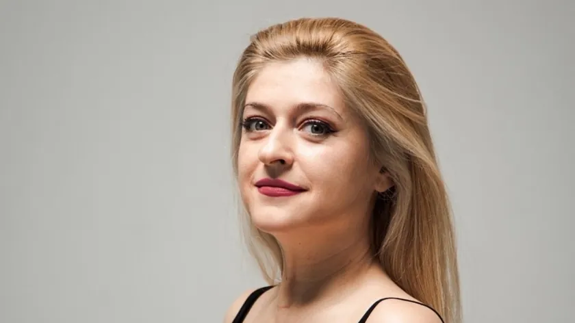 Sırbistanlı Oyuncu Anika Milićević Kariyerini ve Yeni Rolünü "Blic"e Aktardı