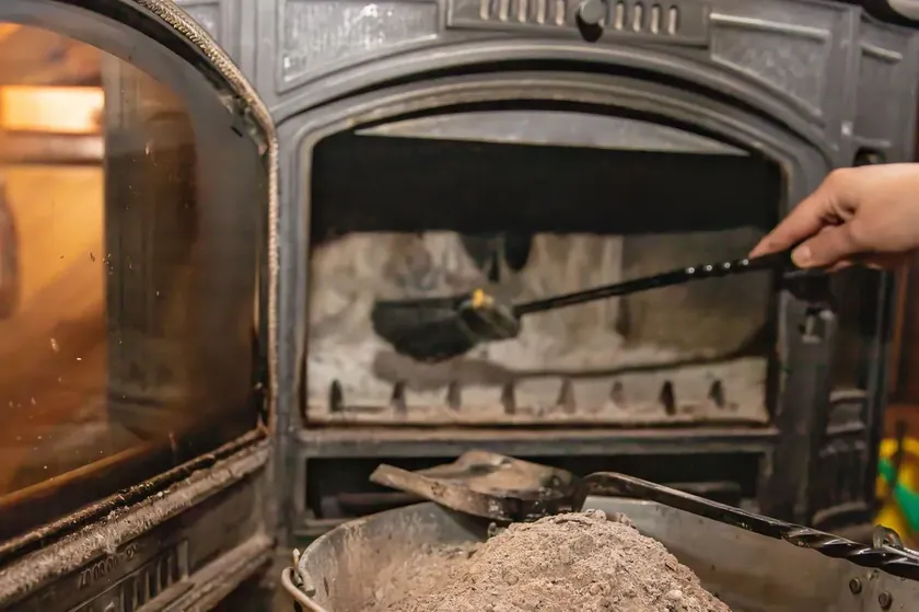 Odun Külü Bahçede, Temizlikte ve Zararlılarla Mücadelede Değerli Bir Doğal Kaynak