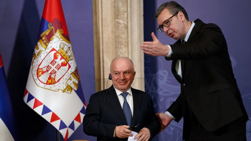 Sırbistan Cumhurbaşkanı Vucic Azvirt'in Slepčević Badovinci yolunu 19 Aralık'a kadar bitireceğini açıkladı