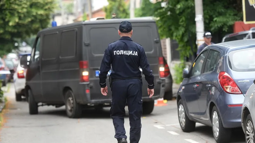 Sırbistan'da Banovom brdu bir kadına yapılan saldırı olayında komşular detayları paylaştı Bir adam kadını merdivenlerin altında tecavüz etti.
