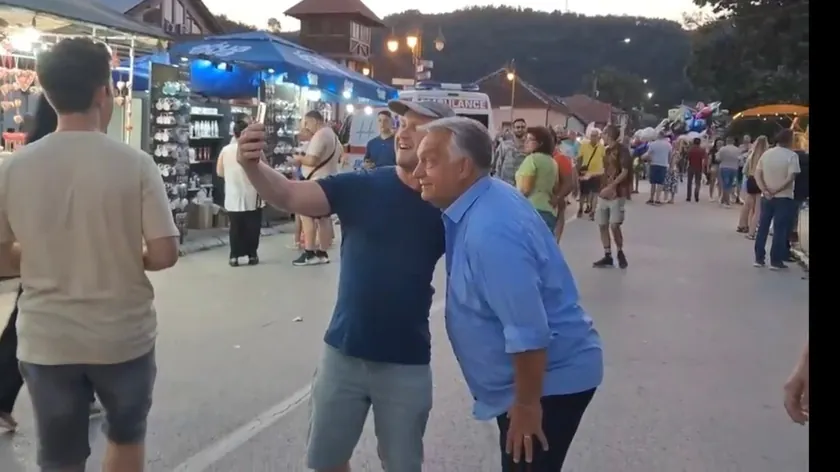 Orban Guçta yürüyüş yapıyor ve Türkçe konuşuyor "O bir efsane insan" (Video)