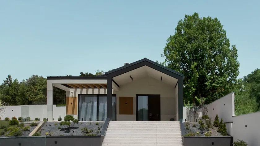 Sırbistan Kosmaj'da Havuzlu Aile Evi Projesi Modern Mimarisiyle Öne Çıkıyor