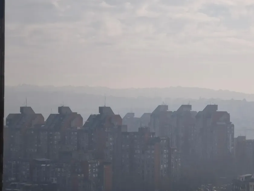 Beograddaki bulutlu hava ve yangın kokusu neyin sebebi?